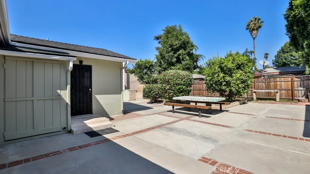 15841 Marlin Place, Van Nuys, California 91406 home-pic-24